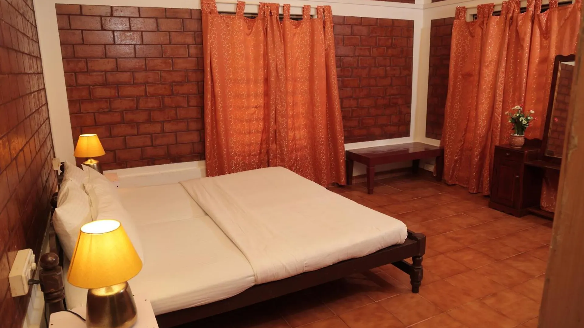 **** Hotel Hillview Beach Resort Varkala India