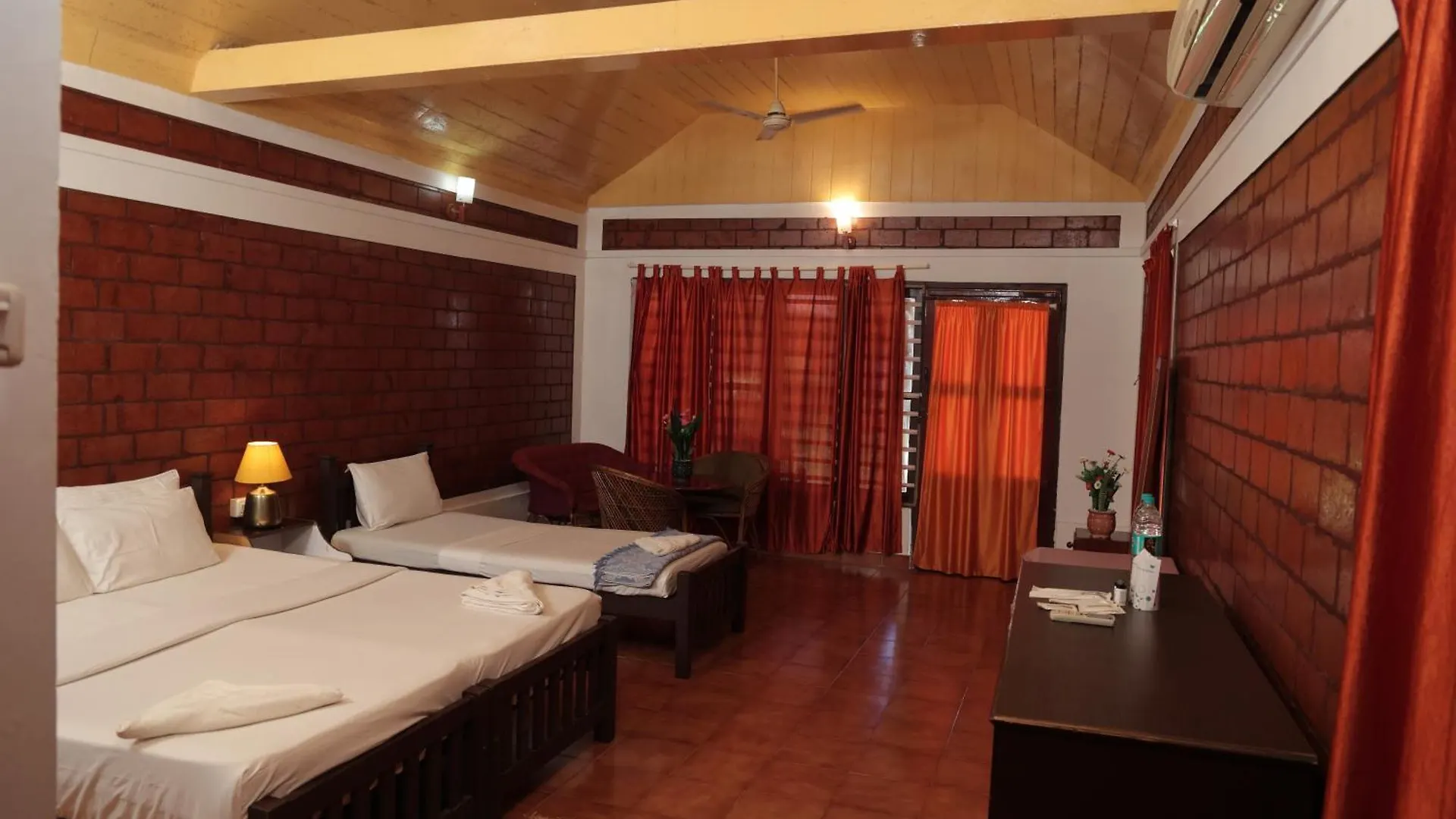 Hillview Beach Resort Varkala 4*,