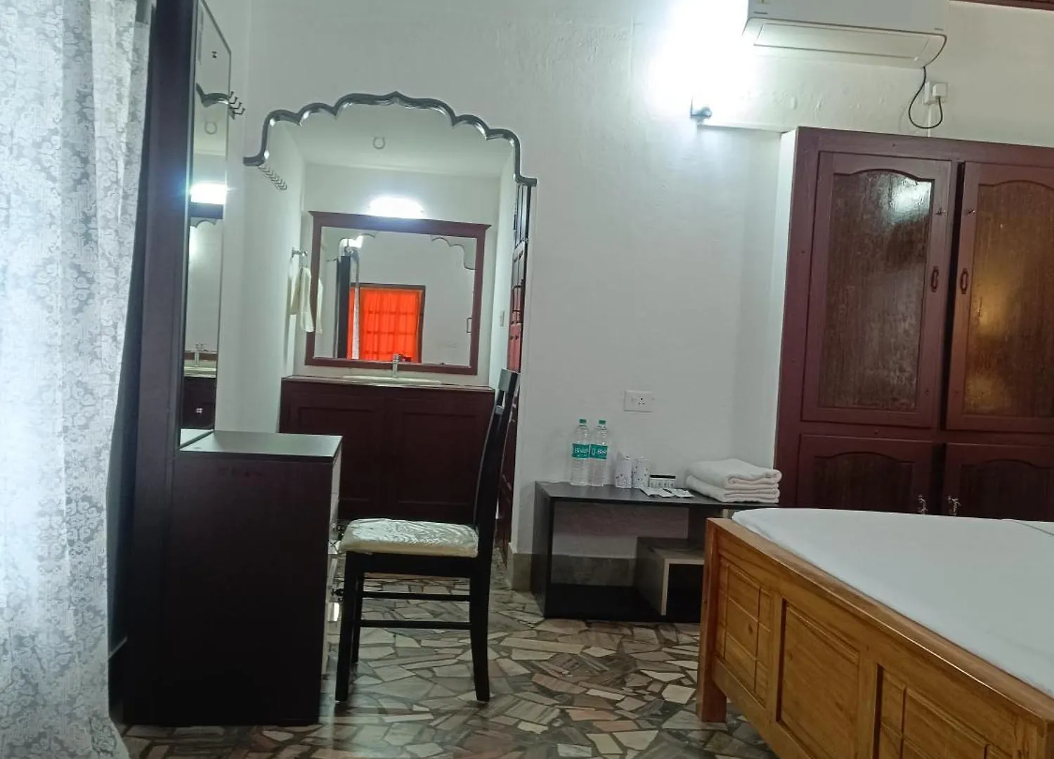 **** Hotel Hillview Beach Resort Varkala India