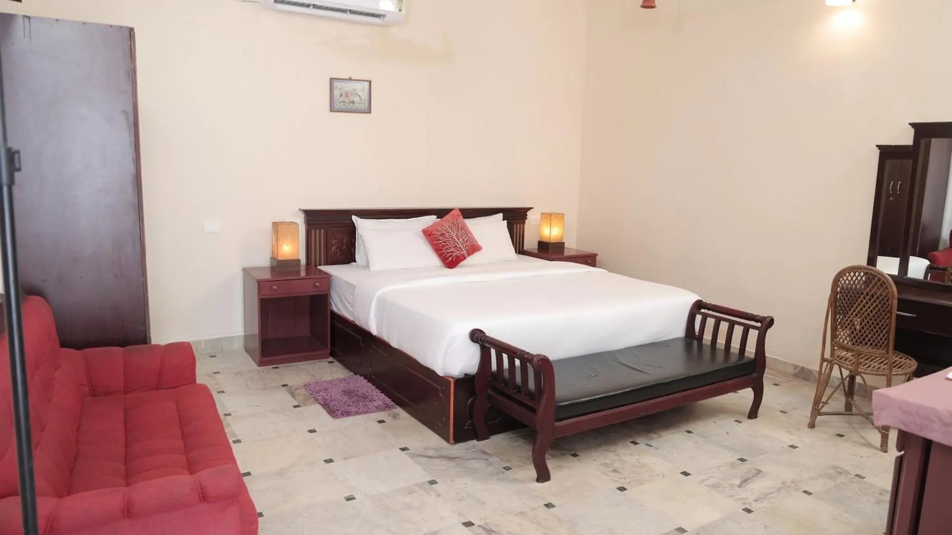 Hillview Beach Resort Varkala Szálloda